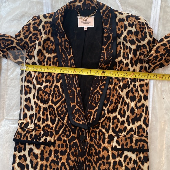 Juicy Couture Flowing Leopard Blazer - Picture 13 of 15